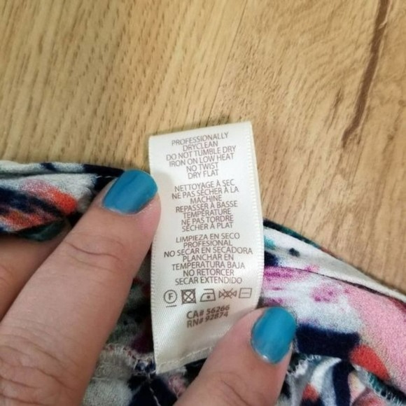 Ella Moss Tahiti Garden Hawaiian Floral Print Pleated Shorts Size Large - Picture 7 of 8